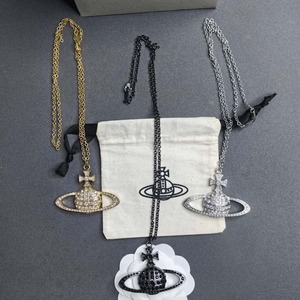 Collier chaîne de pull Saturne style punk en perles de cuivre plaqué or avec grandes perles de la Reine Mère - Product Image 3