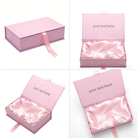 Boîte cadeau en satin rose avec fermeture magnétique, doublure en éponge, matériaux recyclés, emballage écologique pour les ensembles cosmétiques de luxe