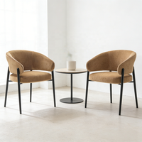 Moderner nordischer Sessel mit geschwungener Rückenlehne, gepolstert mit Samt und schwarzem Metallgestell für Wohnzimmer, Schlafzimmer & Apartment