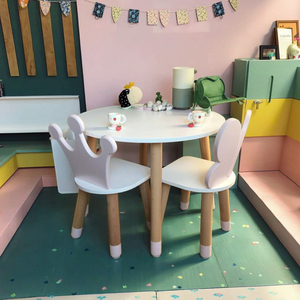Ensemble moderne <span class=keywords><strong>et</strong></span> écologique de <span class=keywords><strong>table</strong></span> ronde en bois <span class=keywords><strong>et</strong></span> de chaises pour enfants, idéal pour l'école, la chambre, le salon ou les bébés - Product Image 3