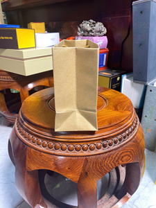 Bolsa de Regalo para Botellas de Vino de Papel Kraft Premium, Bolsa de Mano Reciclable con Logotipo Impreso Personalizado y Cinta de Algodón para Suministros de Tiendas de Vino - Product Image 6