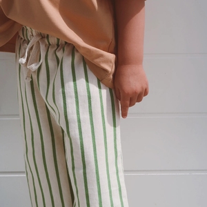 Pantalon court décontracté en éponge française Pantalon à rayures neutres pour enfants printemps-été - Product Image 6