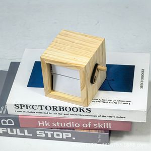 Cornice Fotografica Personalizzata in Legno con Libro di Foto Illuminato, Album Fotografico a Manovella per Mamma e Papà - Product Image 5