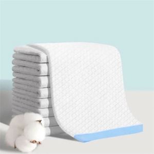 Vente en gros de tapis d'apprentissage jetables pour chiots, design innovant, prix bas, couches pour chiens - Product Image 1