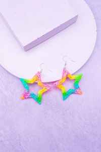 ต่างหูเรซิ่นมีสไตล์ น้ำหนักเบา ดีไซน์แฮนด์เมดสุดอินเทรนด์ เหมาะสำหรับสวมใส่ลำลองและเป็นเครื่องประดับแฟชั่น - Product Image 4