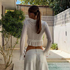 Blusa de punto blanca para mujer con volantes, manga larga, cuello en V, capa transparente y lazo frontal, top romántico informal con protección solar - Product Image 4