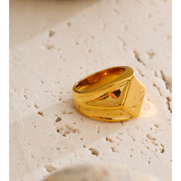 Bague signet JINYOU 7267 taille 678 en acier inoxydable plaqué or, anti-ternissement, minimaliste, polie, à facettes pyramidales en forme de losange