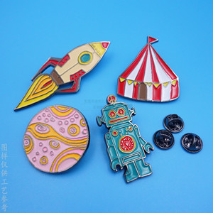 Badges Métalliques de Dessin Animé en Alliage de Zinc Émaillé, Forme Irrégulière, Sans Nickel, avec Boucle Papillon – Cadeau d'Affaires, Usage Promotionnel - Product Image 1