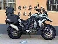 Moto Kove 500X à bras oscillant simple, ADV, 471 cm³, bicylindre, refroidissement liquide, moto de tourisme avec coffres latéraux et de toit en aluminium