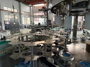 เครื่องติดฉลากกาวร้อนแบบโรตารี่อัตโนมัติความเร็วสูง SKILT พร้อมระบบ PLC สำหรับขวด กระป๋อง ฉลากกระดาษ 300 BPM 1.0 มม. 1.ประสิทธิภาพสูง - Product Image 5