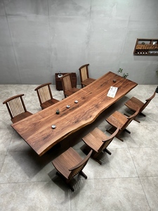Tablas de Nogal Negro Norteamericano con Borde Natural - Tablero de Primera Calidad con Veteado de Espejo para Mesas de Comedor y Conferencias de Lujo - Product Image 3