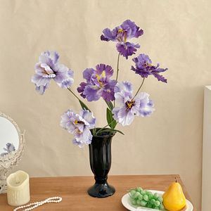 Fleur d'iris en soie réaliste et élégante avec <span class=keywords><strong>centre</strong></span> jaune vibrant, tige d'iris artificielle longue durée pour un intérieur moderne - Product Image 1