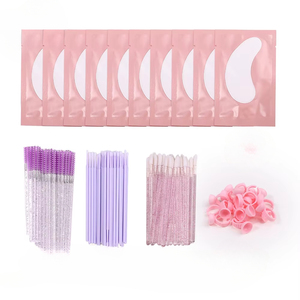 Boîte portable personnalisée pour extensions de cils avec logo, comprenant des patchs pour les yeux, des brosses et des outils de beauté pour les cils - Product Image 4