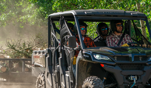 UFORCE 1000 XL, UTV de 6 Plazas, 963cc, Tanque de 40L, EFI para Mayor Autonomía, EEC EPA Euro 5, Motor V-Twin, Bajo Consumo - Product Image 3