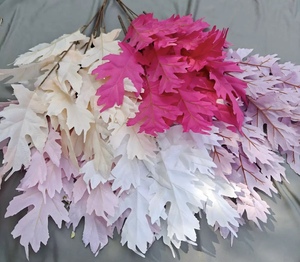Nouveauté 2026 Feuilles de chêne en plastique soyeux 3 branches Feuille artificielle Décoration suspendue au <span class=keywords><strong>plafond</strong></span> pour Pâques - Product Image 3