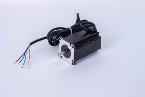 Nema24 Linear <b>28mm</b> 35mm 42mm 57mm 60mm 86mm 104mm 3.15V 4.2A 3.3Nm Motor 60D6414-13 Hybrid Motor 60D6414-13 - Product Image 1