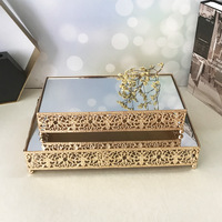 Support à gâteau carré simple en métal avec plateau décoratif pour table de desserts de mariage - Livraison rapide, faible MOQ