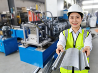Ligne de production de profilés de porte roulante ignifuge la plus vendue, machine de formage de profilés de porte roulante pour une utilisation sécurisée et commerciale