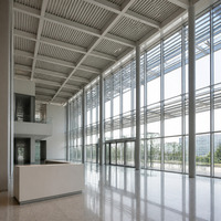 Bâtiment d'exposition en structure métallique pour salons professionnels, événements et expositions publiques