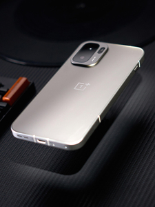 <span class=keywords><strong>One</strong></span> <span class=keywords><strong>Plus</strong></span> Ace <span class=keywords><strong>6</strong></span> Ultra Smartphone da Gaming <span class=keywords><strong>6</strong></span>.78'' Amoled 165Hz Dimensity 9500 8600mAh 50MP 120W 8600mAh 5G - Product Image 4