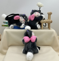 Direct usine, Porte-clés ours en peluche mignon de 12 cm, Pendentif ours fraise avec nœud rayé, Prix de jeu d'arcade, Vente en gros