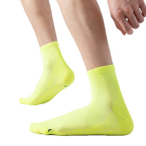Üretici özel Coolmax naylon koşu çorap kaymaz nem esneklik ekip yüksek erkekler kadınlar için - Product Image 2