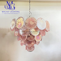 Grand lustre vintage médiéval français, suspension en verre en forme de disque tourbillonnant rose empilé pour villa, salon, salle à manger et grands espaces