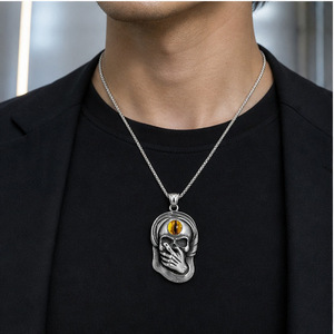 Yunnique – collier tête de mort Evil Eye en acier inoxydable, pendentif unisexe, bijoux, cadeau pour hommes et femmes, design géométrique, serti de pierres - Product Image 4
