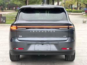 Leapmotor C10 Modelo 2024 Edición Inteligente 210 con Autonomía NEDC de 201-300 km, Batería de 90-110 kWh, Motor de 150-200 kW - Product Image 5