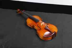 Violín 4/4 VH680B, Serie Mastery de Instrumentos Musicales Populares, Materiales Europeos - Product Image 4