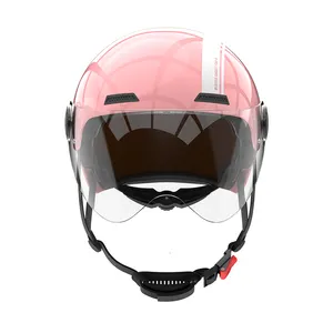 2023新しい東南アジアのハーフフェイスオートバイヘルメット、ブラックホワイトとピンクの色