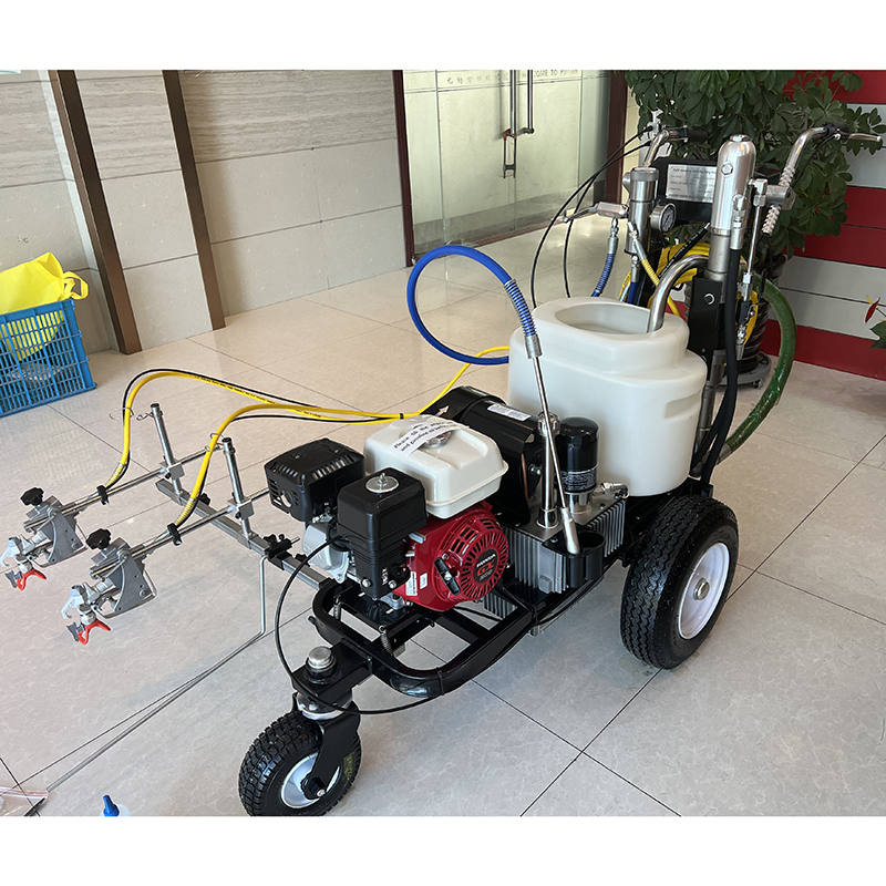 Machine de pulvérisation à froid, avec Double pistolet, pour enlever les marquage des routes