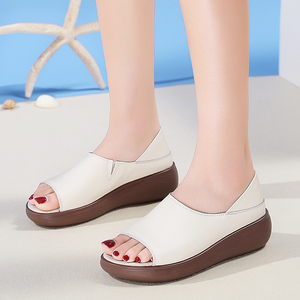 Nuovi Sandali Slip-On Primavera-Estate con Fibbia in Metallo, in Microfibra Traspirante, Leggeri, Morbidi, con Suola Antiscivolo Moderata - Product Image 5