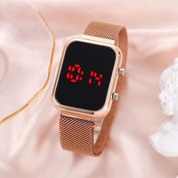 Populer jam tangan layar sentuh LED persegi pria dengan tali gesper Magnet malas tampilan Dial Digital elegan