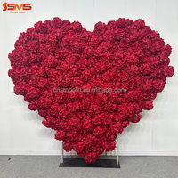 Arche florale en tissu en forme de cœur rouge de 2,4 m de haut SMS Hot Wedding avec hydrangeas pour événements de mariage et fêtes