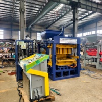 Équipement de moulage de blocs QT4-15B pour la fabrication de produits de maçonnerie en béton