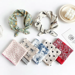 بيع بالجملة من المصنع رباط أزهار أوشحة مربعة مزدوجة مع شعار مخصص من بيزلي - Product Image 2