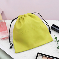 Pochette à cordon en cuir PU avec logo personnalisé en relief, sac à cordon en PU au toucher doux pour bijoux, cosmétiques, accessoires, emballage cadeau