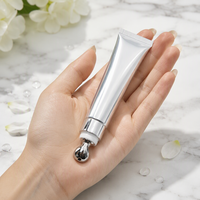 Cosmétiques de maquillage, huile de jojoba, vitamine E, réduit les ridules, hydratation intense, gloss repulpant pour les lèvres