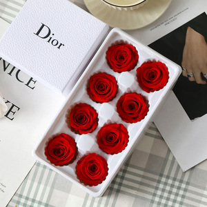 Testa di Rosa Stabilizzata 4-5 cm B - Rosa Eterna a Forma Quadrata, Fiori Secchi per Decorazioni Domestiche per San Valentino - Product Image 6