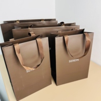 Sac en papier brun de luxe personnalisé à bas prix, imprimé sur mesure avec votre propre logo, idéal pour les cadeaux et le shopping