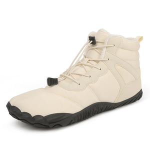 Vente en gros en usine bottes de neige d'extérieur tendance <span class=keywords><strong>pour</strong></span> hommes et femmes chaussures en coton doux résistant au <span class=keywords><strong>froid</strong></span> - Product Image 1