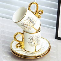 Vente en gros d'ensemble de tasses à café turques modernes tasse en céramique Arabica à bordure dorée avec soucoupe lot de 6 cadeaux promotionnels