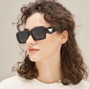 Lunettes de soleil carrées sur mesure de style européen et américain pour femmes, protection UV400, design tendance Instagram, origine Taizhou - Product Image 2