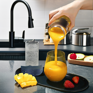 Licuadora Portátil Mini Eléctrica para Smoothies de Frutas, Extractor de Jugos, Procesador de Alimentos con Cuchillas de Acero Inoxidable y Plástico PC para Uso Doméstico - Product Image 2