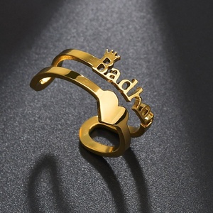 Vente Flash Dropshipping : Bague ajustable en acier inoxydable plaqué or avec lettre d'amour, personnalisable avec nom pour femme - Product Image 1