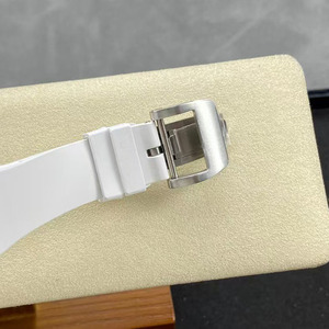 Montre mécanique automatique de haute qualité, luxueuse et élégante, avec boîtier en céramique, squelette en moissanite et incrustations de diamants. - Product Image 5