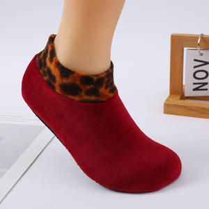 Chaussettes Chaussures d'Hiver Chaudes en Polaire Douces Antidérapantes pour Hommes et Femmes, Chaussettes Douces et Confortables Antidérapantes - Product Image 2