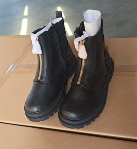 Bottes pour filles en stock, achat unique à 3,5 $, disponibles dès maintenant. Bottines noires en cuir véritable pour femme avec fermeture éclair latérale. - Product Image 2