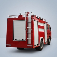 Camion-citerne à eau diesel Dongfeng double cabine 3CBM 4x2, portée 48m, camion de pompiers pour intervention rapide et lutte contre les incendies en milieu communautaire